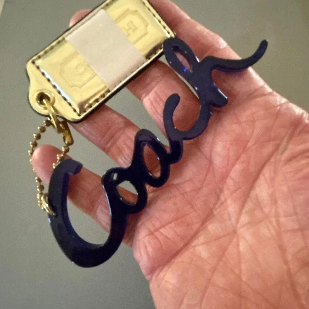 COACH Large Signature Keychain - Picture 5 of 5